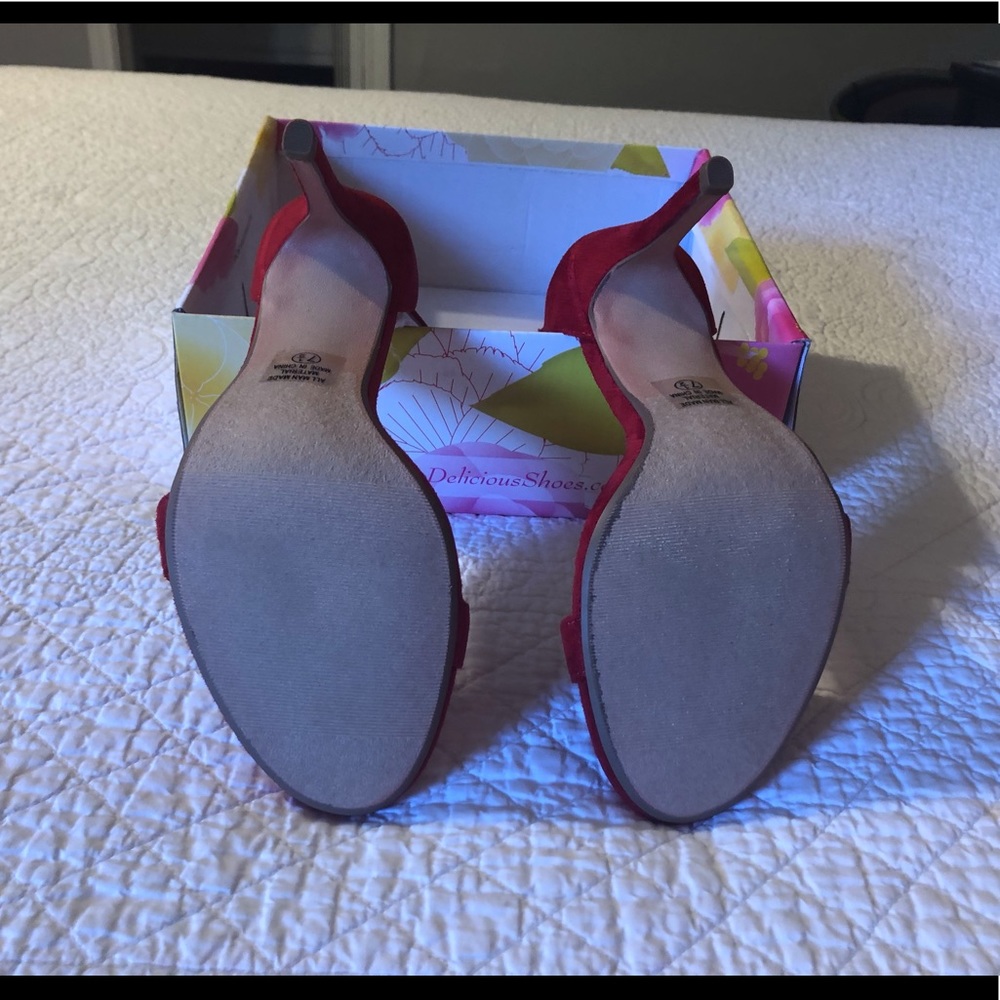 BRAND NEW, NEVER WORN PUMPS👠👠 - Picture 3 of 8